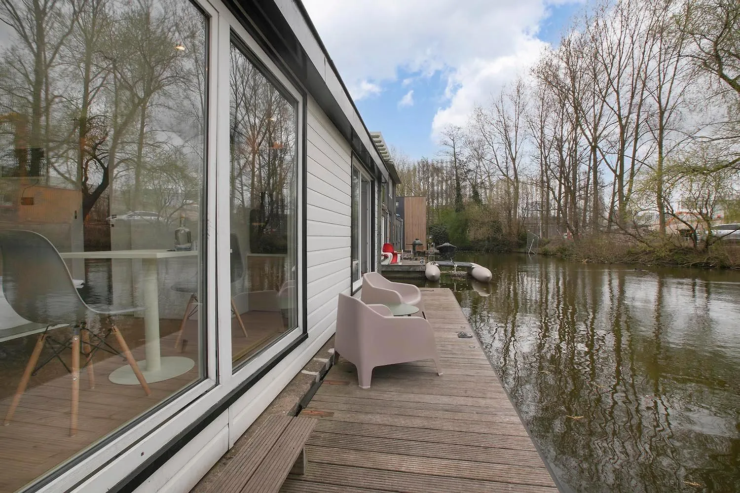 Houseboat The New Lake - Nieuwe Meer Amsterdam Holland